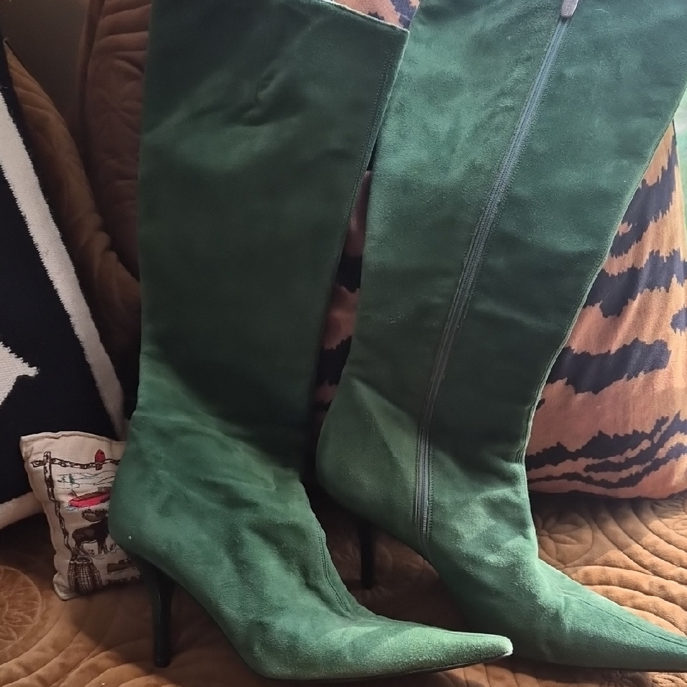 Women's Green Suede Knee-High Heeled Boots - Picture 3 of 5